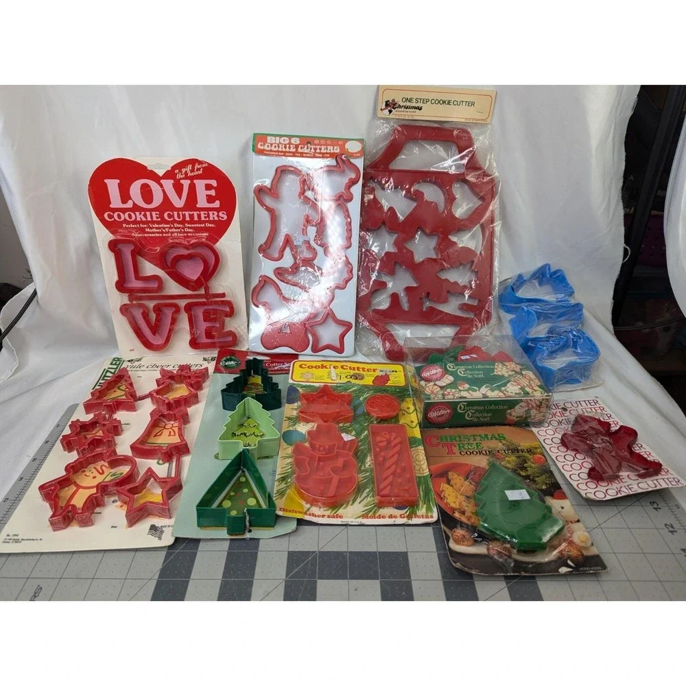 Christmas Cookie Cutters Plastic Metal‎ Lot Love Molds